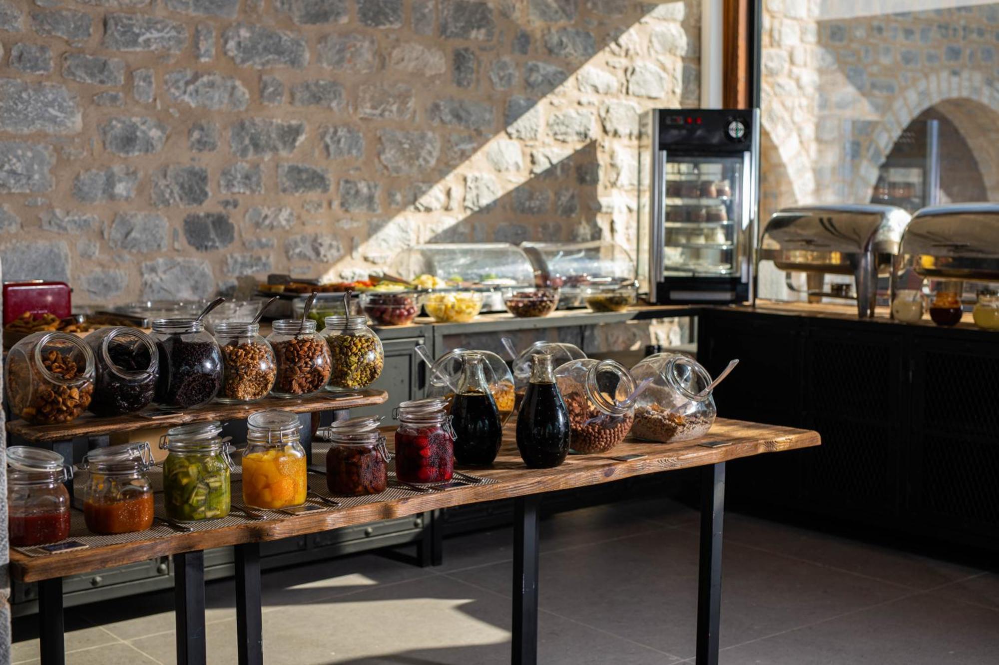 Petra & Fos Boutique Hotel & Spa ออยติลอน ภายนอก รูปภาพ
