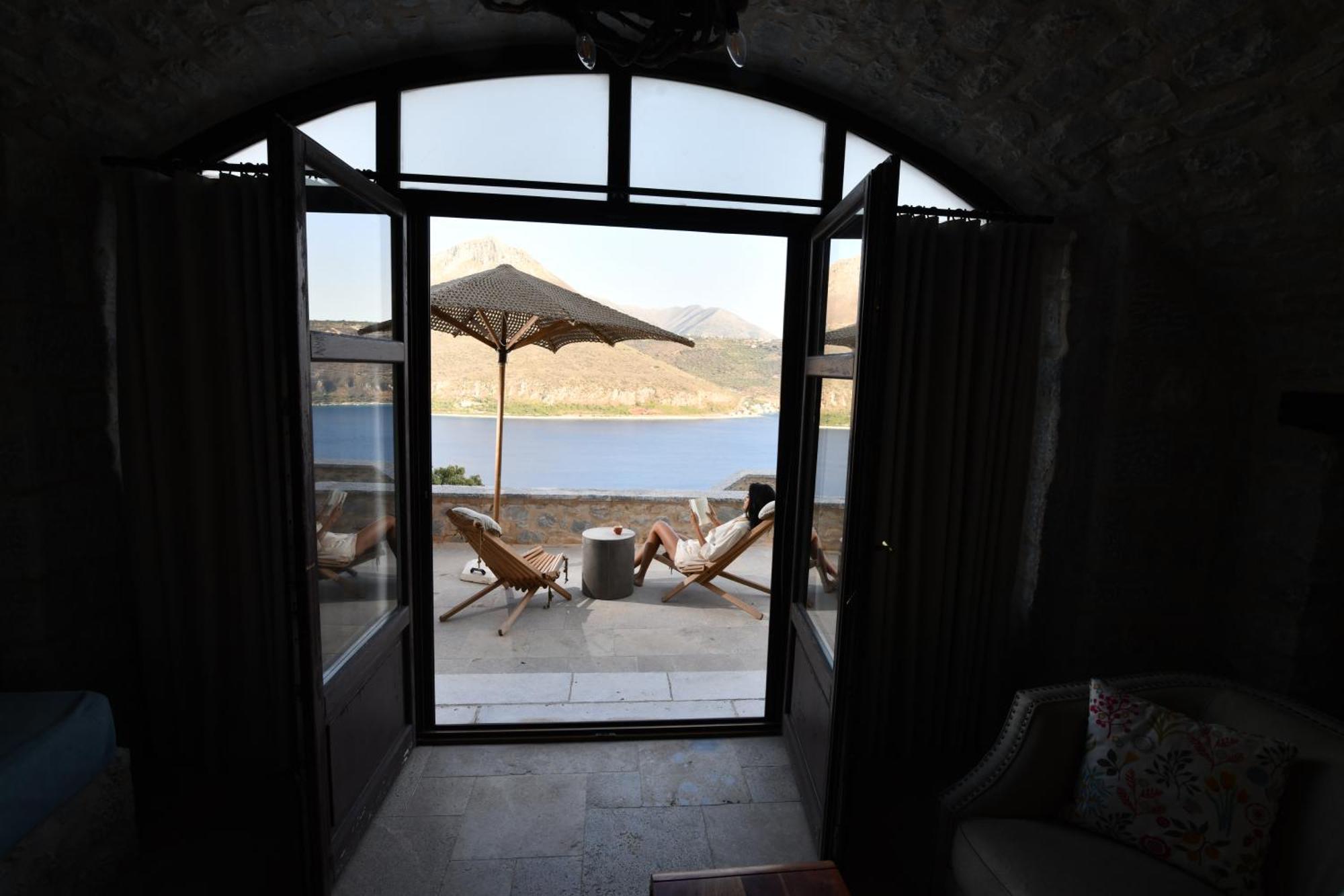 Petra & Fos Boutique Hotel & Spa ออยติลอน ภายนอก รูปภาพ