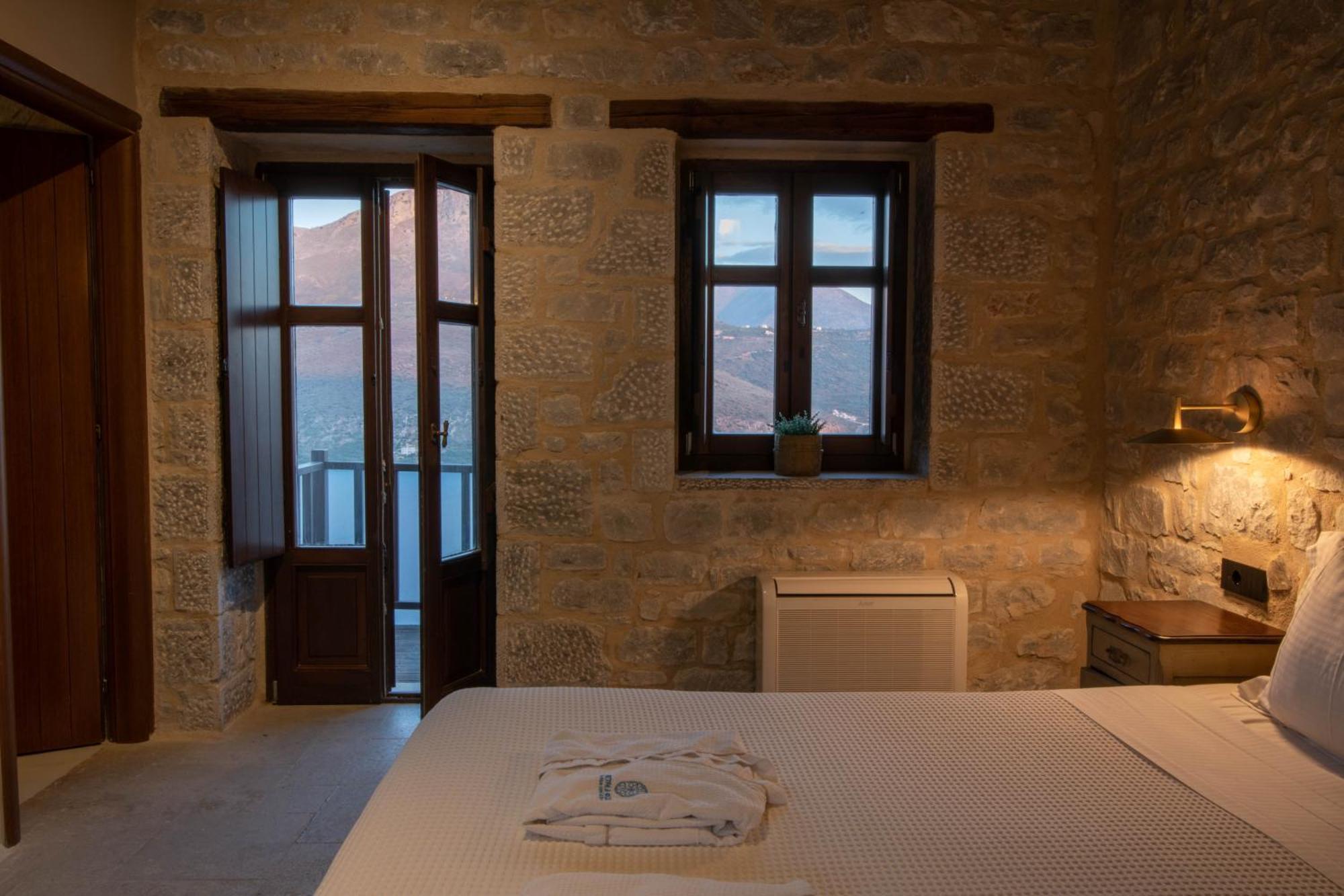 Petra & Fos Boutique Hotel & Spa ออยติลอน ภายนอก รูปภาพ