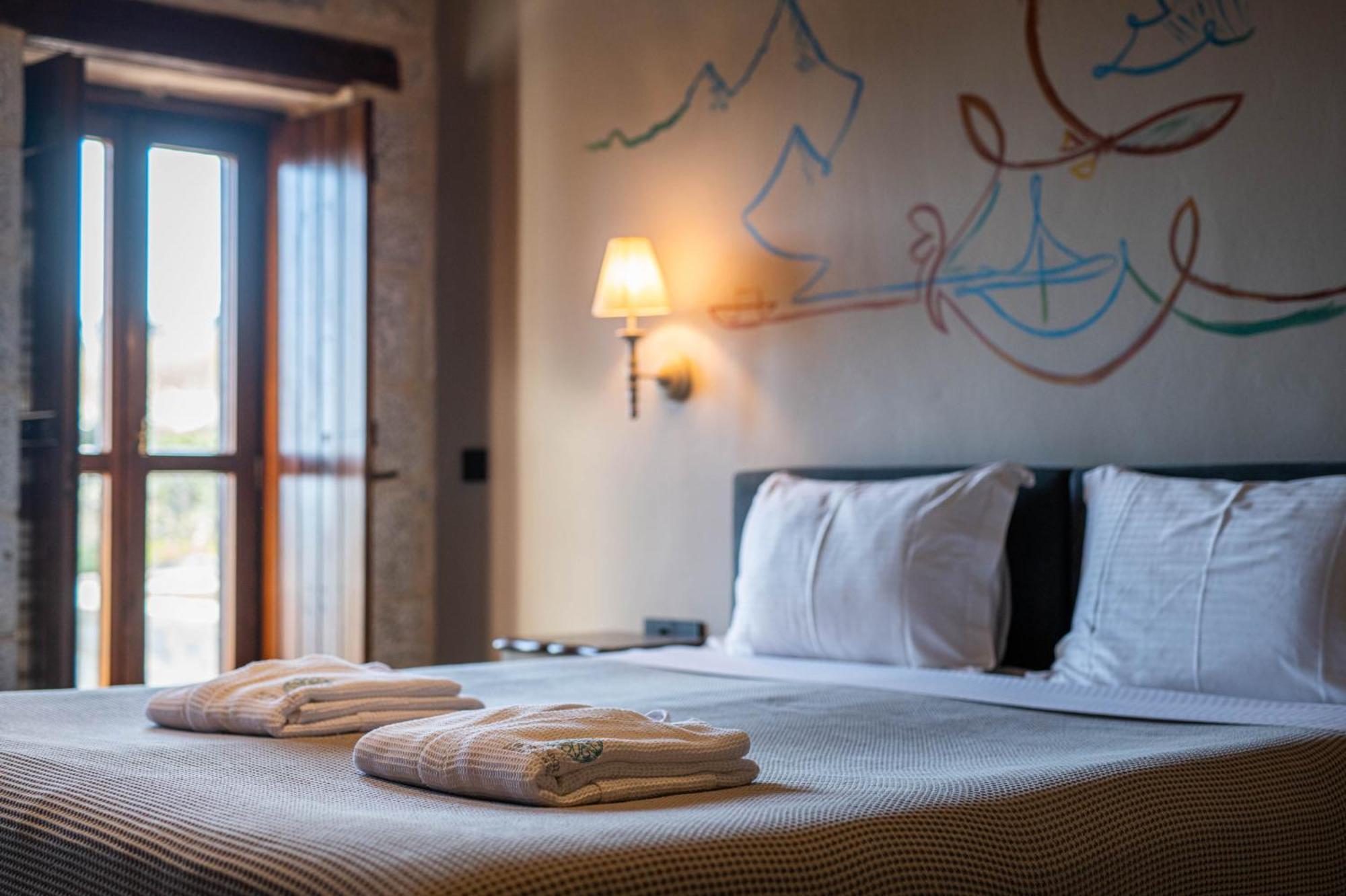 Petra & Fos Boutique Hotel & Spa ออยติลอน ภายนอก รูปภาพ